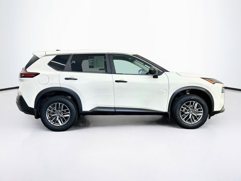 Used 2023 Nissan Rogue S AWD/4WD image 10