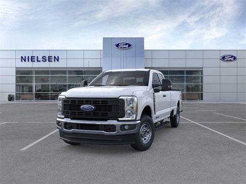 New 2026 Ford F250 XL w/ XL Chrome Package image 2
