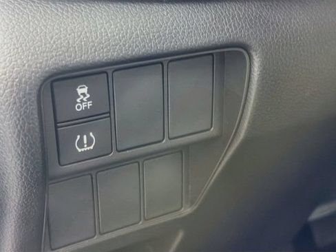 Used 2019 Honda CR-V LX image 14