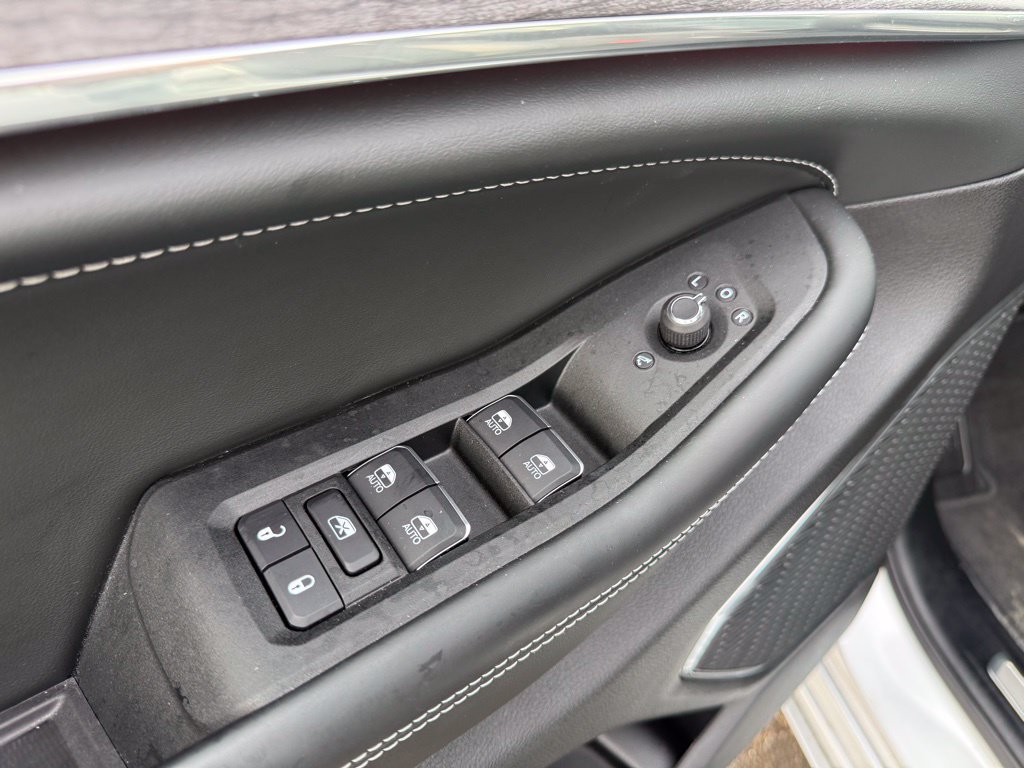 New 2025 Jeep Grand Cherokee Overland AWD/4WD image 12