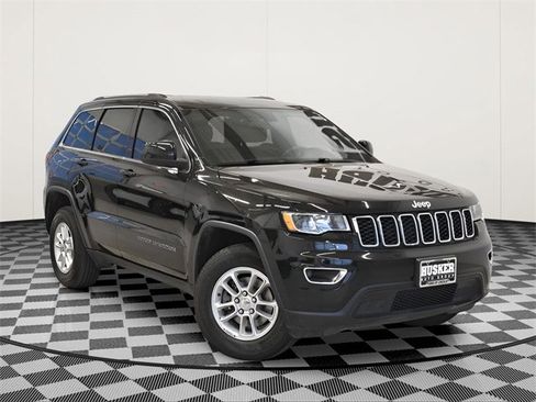 Used 2018 Jeep Grand Cherokee Laredo image 1