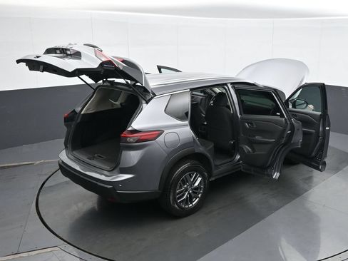 Used 2024 Nissan Rogue S AWD/4WD image 39