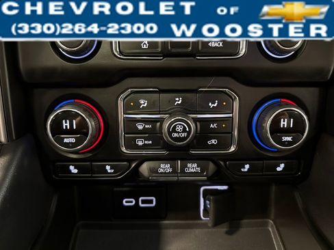 Used 2022 Chevrolet Tahoe Z71 w/ Luxury Package image 9