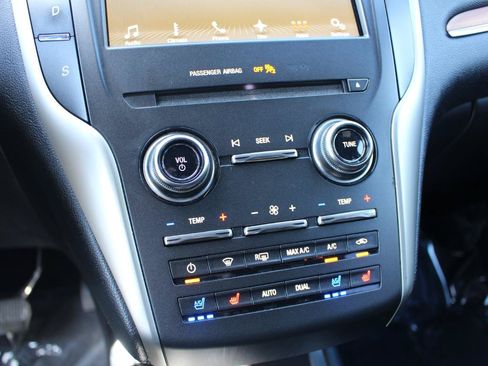 Used 2018 Lincoln MKC Reserve w/ Lincoln MKC Climate Package AWD/4WD image 26