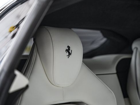 Used 2025 Ferrari Purosangue AWD/4WD image 35