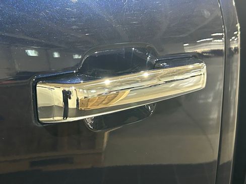 Used 2021 Ford F150 Lariat w/ Equipment Group 502A High AWD/4WD image 18