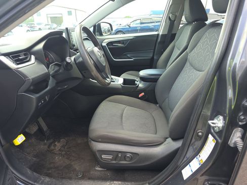 Used 2022 Toyota RAV4 XLE AWD/4WD image 6