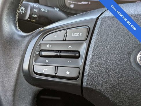 Used 2023 Hyundai Venue Limited FWD image 28