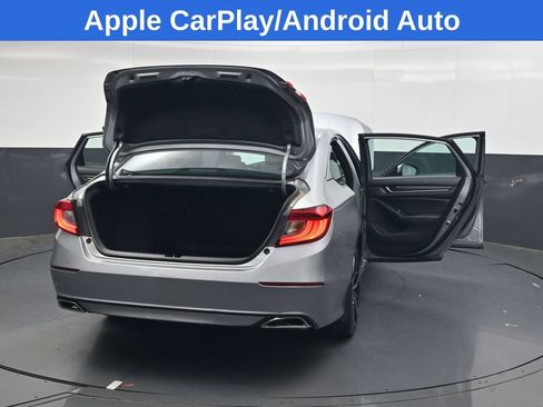 Used 2018 Honda Accord Sport image 4