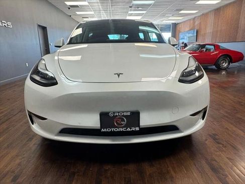 Used 2020 Tesla Model Y Long Range image 8