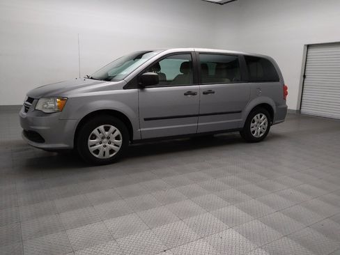 Used 2016 Dodge Grand Caravan American Value Package image 2