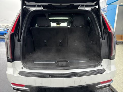 Used 2023 Cadillac Escalade Premium Luxury image 29