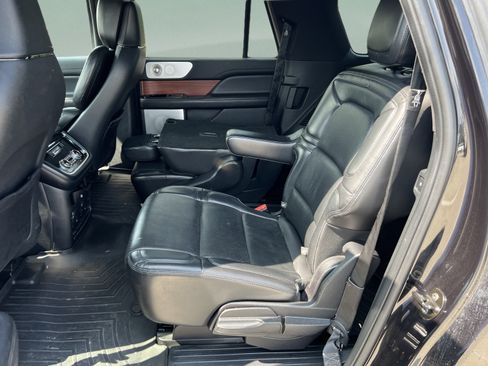 Used 2020 Lincoln Navigator L Reserve w/ Equipment Group 208A Reserve AWD/4WD image 22