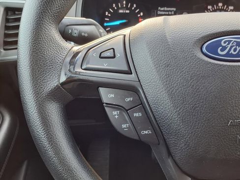 Used 2020 Ford Edge SE image 16