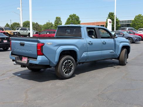 Used 2026 Toyota Tacoma TRD Sport w/ TRD Sport Upgrade Package AWD/4WD image 8