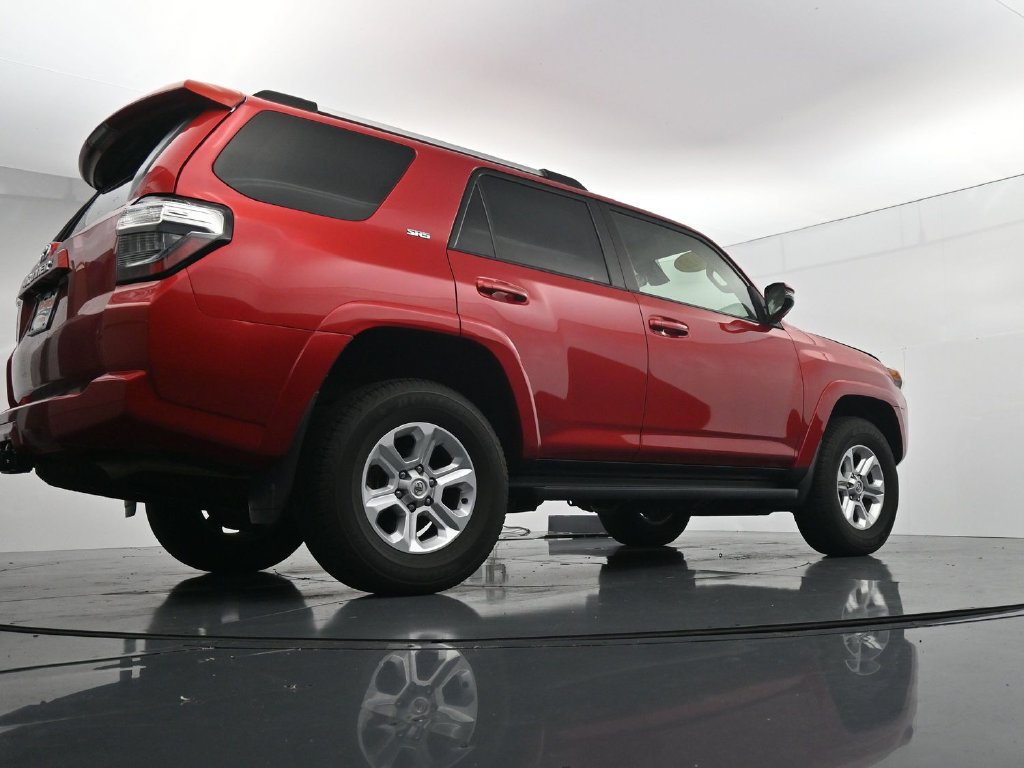Used 2022 Toyota 4Runner SR5 Premium AWD/4WD image 38