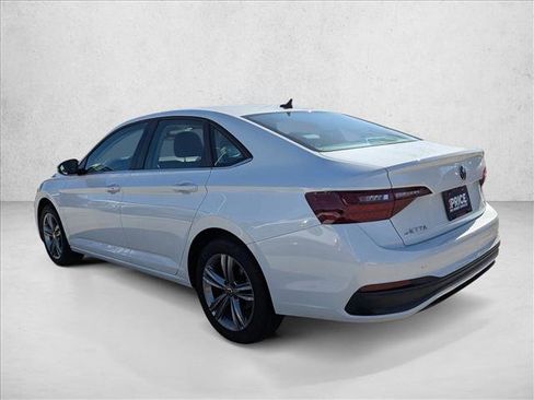 Used 2022 Volkswagen Jetta SE image 8