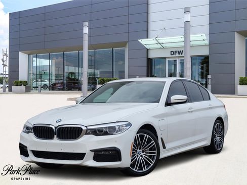 Used 2020 BMW 530e w/ M Sport Package image 1