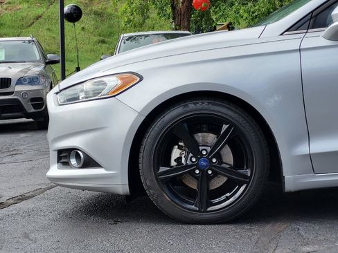 Used 2016 Ford Fusion SE FWD image 11