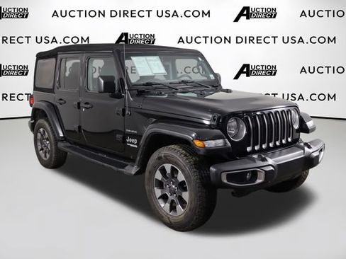 Used 2018 Jeep Wrangler Unlimited Sahara AWD/4WD image 38