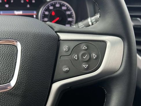 Used 2023 GMC Acadia SLT image 28