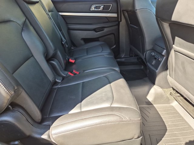 Used 2018 Ford Explorer XLT w/ Equipment Group 202A AWD/4WD image 22