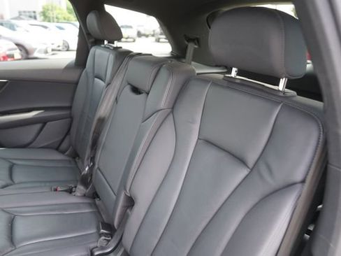 Used 2021 Audi Q7 3.0T Premium w/ Convenience Package AWD/4WD image 14