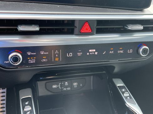 Used 2025 Kia Sorento SX Prestige image 30