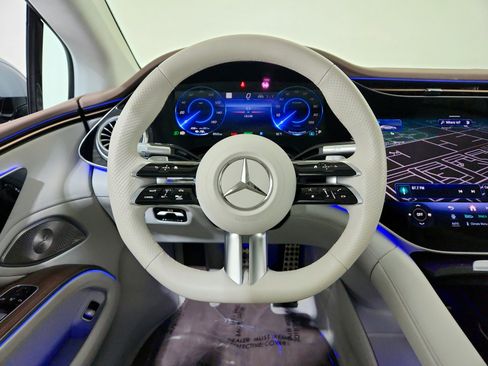 Certified 2023 Mercedes-Benz EQS 580 4MATIC Sedan image 18