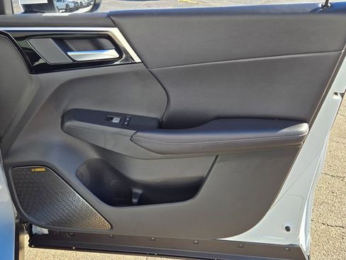 New 2025 Mitsubishi Outlander SE image 6
