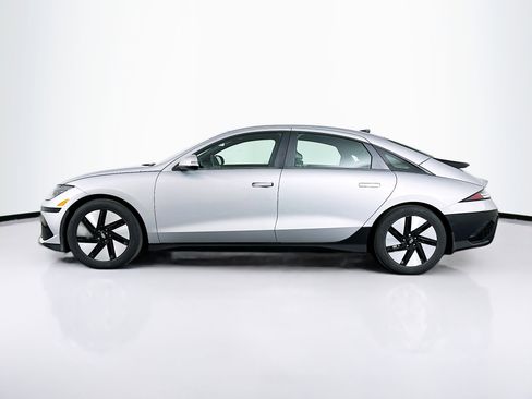 Used 2024 Hyundai Ioniq 6 SE RWD image 4