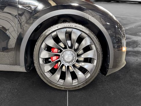 Used 2023 Tesla Model Y Performance AWD/4WD image 36