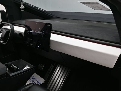 Used 2024 Tesla Cybertruck Cyberbeast AWD/4WD image 10