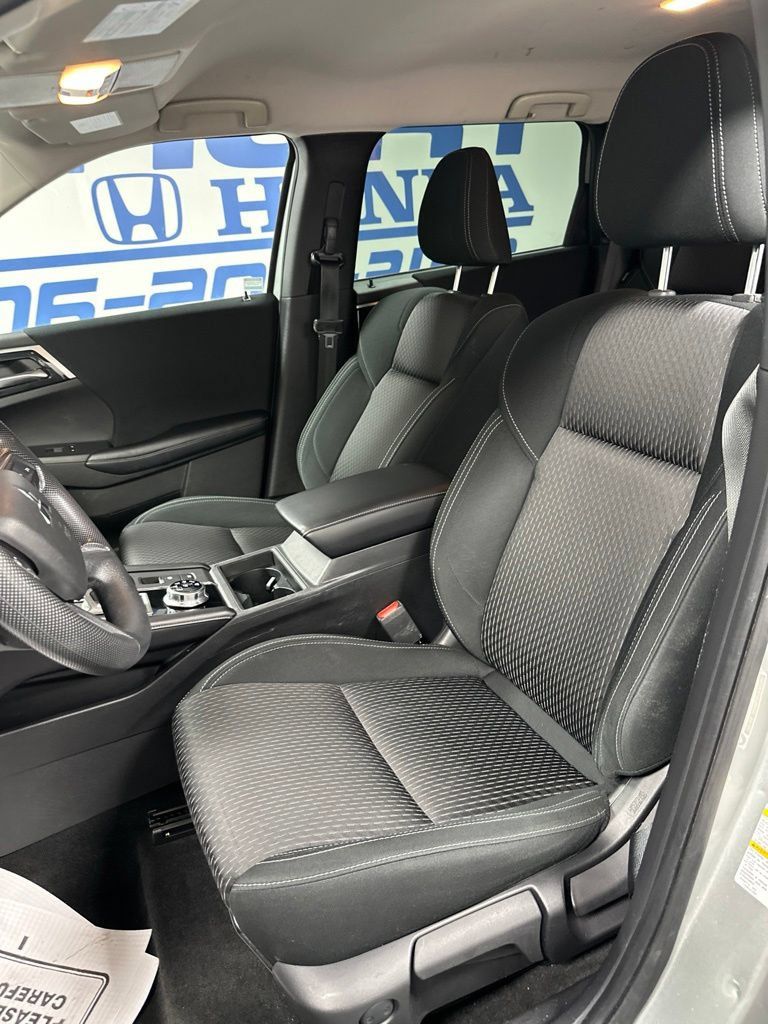 Used 2022 Mitsubishi Outlander ES AWD/4WD image 12