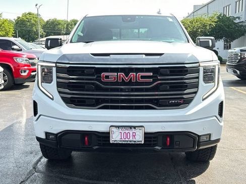 Used 2022 GMC Sierra 1500 AT4 w/ AT4 Premium Package AWD/4WD image 2