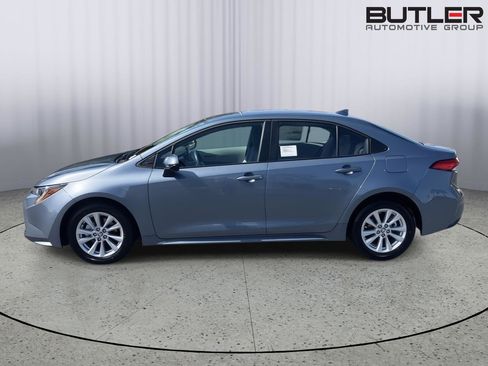 New 2026 Toyota Corolla LE FWD image 2