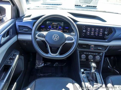 Used 2023 Volkswagen Taos SE AWD/4WD image 12