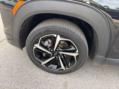Used 2023 Chevrolet TrailBlazer RS w/ Sun and Liftgate Package image 11