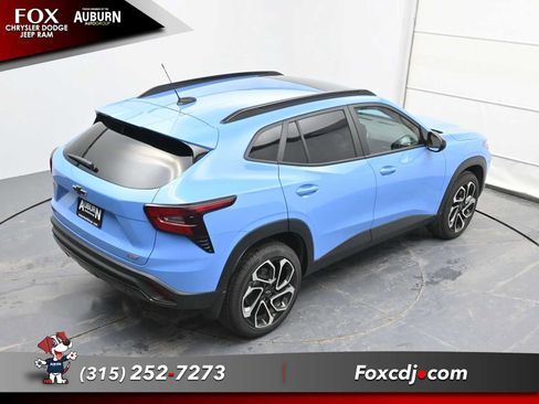 Used 2024 Chevrolet Trax RS w/ Sunroof Package image 30