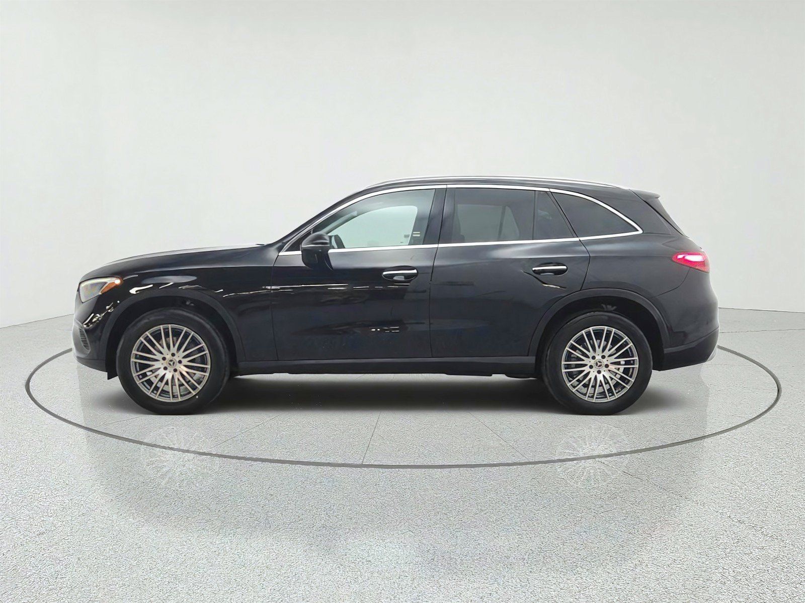Used 2024 Mercedes-Benz GLC 300 image 8
