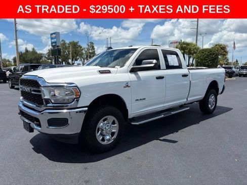 Used 2022 RAM 2500 Tradesman w/ Chrome Appearance Group AWD/4WD image 3