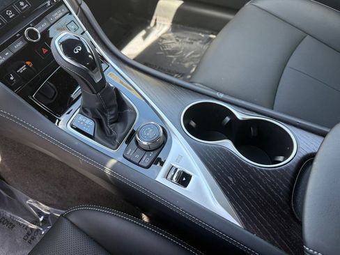 Used 2024 INFINITI Q50 Sensory image 24