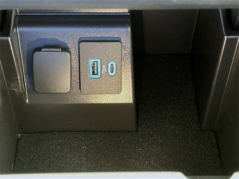 Used 2021 Ford Explorer XLT w/ Class III Trailer Tow Package image 20