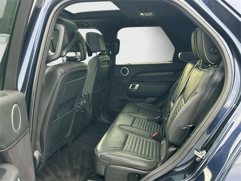 Used 2018 Land Rover Discovery HSE Luxury image 17