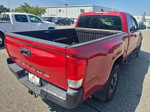 Used 2016 Toyota Tacoma SR AWD/4WD image 5