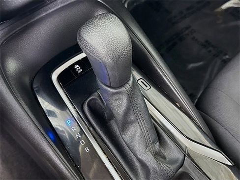 Used 2021 Toyota Corolla LE image 16