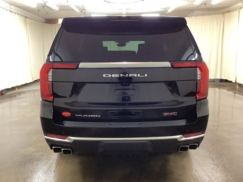 Used 2025 GMC Yukon Denali w/ Advanced Technology Package AWD/4WD image 7