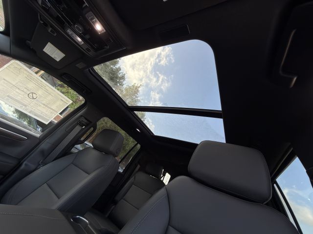 New 2026 Chevrolet Suburban Z71 w/ Comfort Package AWD/4WD image 21