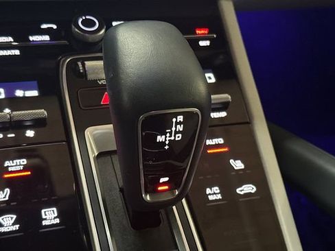 Used 2020 Porsche Cayenne S image 27