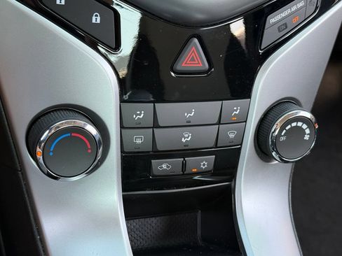 Used 2014 Chevrolet Cruze LS FWD image 19